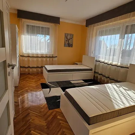 Varga Szallas *