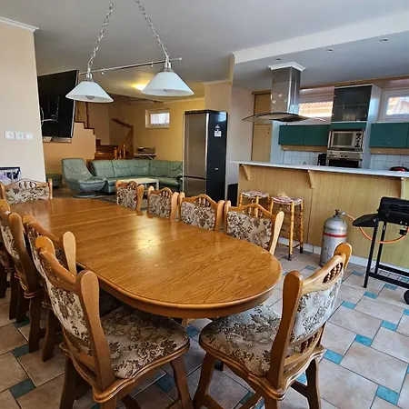 Varga Szallas Apartment