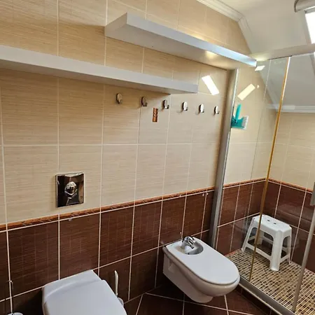 Varga Szallas Apartment *